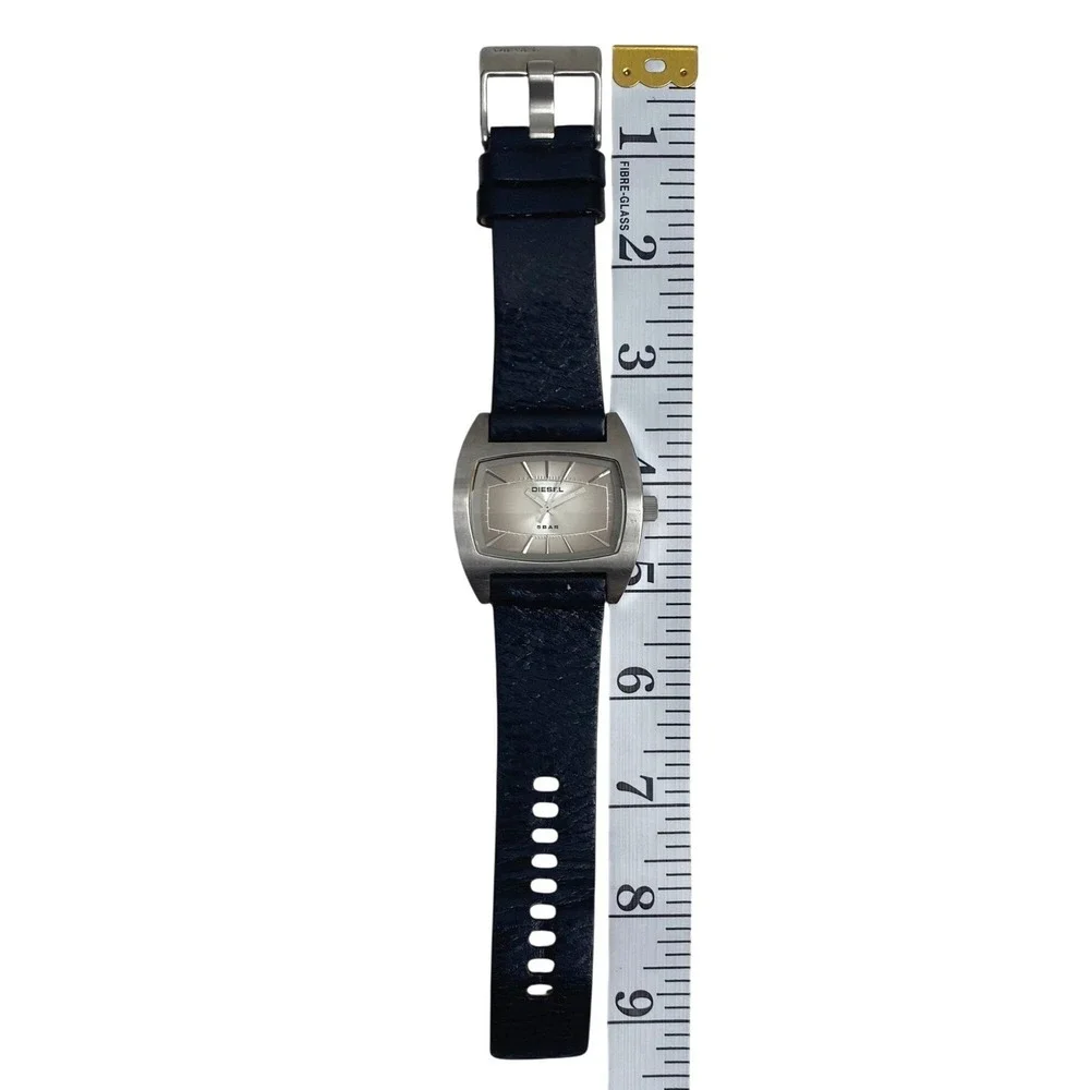 VTG Y2K DIESEL DZ-2062 Analog Watch Black Leather Silver‎ Large Rectangular Face